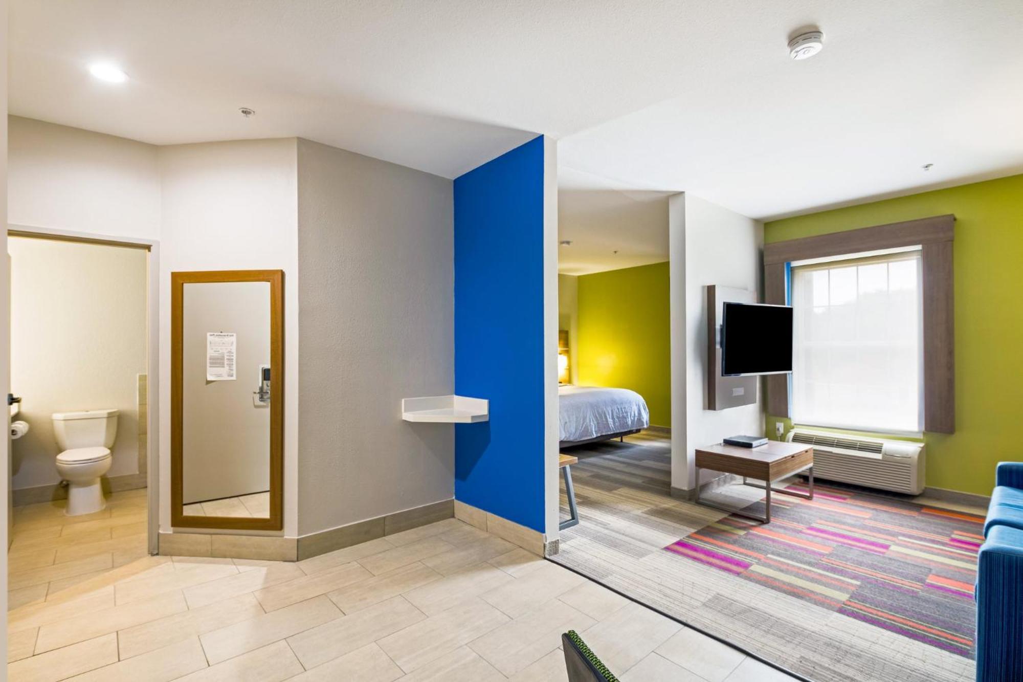 Holiday Inn Express Hotel & Suites Columbus By Ihg Buitenkant foto