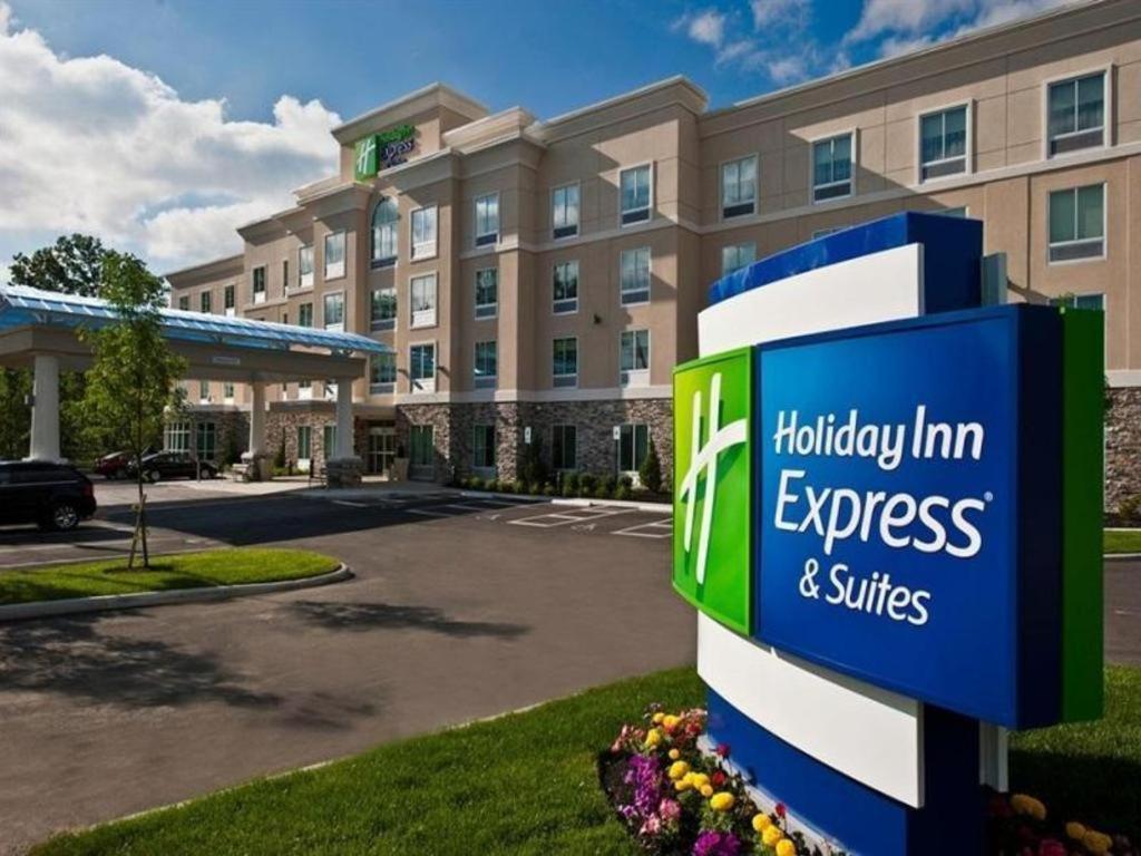 Holiday Inn Express Hotel & Suites Columbus By Ihg Buitenkant foto
